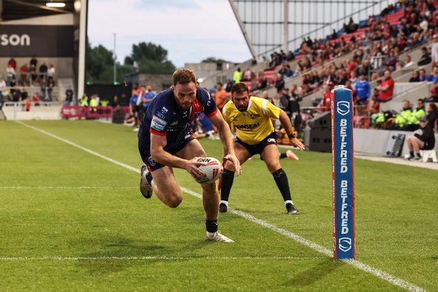 Joe Burgess of Hull KR goes over for a hat-trick of try’s during the Betfred Super League Round 20 Salford Red Devils vs Hull KR at Salford Community Stadium, Eccles, United Kingdom, 31st July 2025

(Photo by Mark Cosgrove/News Images)
