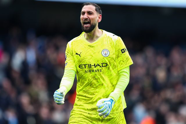 Manchester City goalkeeper Gianluigi Donnarumma celebrates Jeremy Doku of Manchester City goal to make it 1-0 during the Premier League match Manchester City vs Brentford at The City in the Community Etihad Stadium, Manchester, United Kingdom on 09 May 2026

(Photo by Jorge Horsted/News Images)