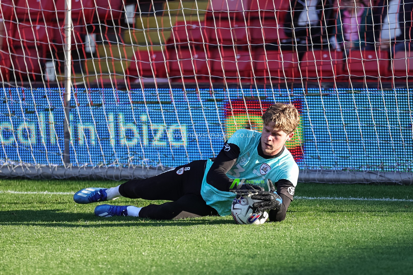 Ben Killip #23 of Barnsley in the pregame warmup session during the Sky Bet League 1 match Barnsley vs Peterborough at Oakwell, Barnsley, United Kingdom, 15th August 2023

(Photo by Mark Cosgrove/News Images)