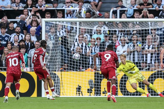 Dominik Szoboszlai of Liverpool scores a penalty to make it 2-2 during the Premier League match Newcastle Untied vs Liverpool at St. James's Park, Newcastle, United Kingdom on 23 August 2026

(Photo by Alfie Cosgrove/News Images)