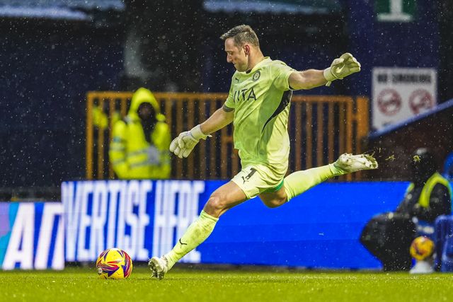 Stockport County Goalkeeper Ben Hinchliffe during the Sky Bet League 1 match Stockport County vs Exeter City at Edgeley Park Stadium, Stockport, United Kingdom, 7th December 2024

(Photo by James Giblin/News Images)