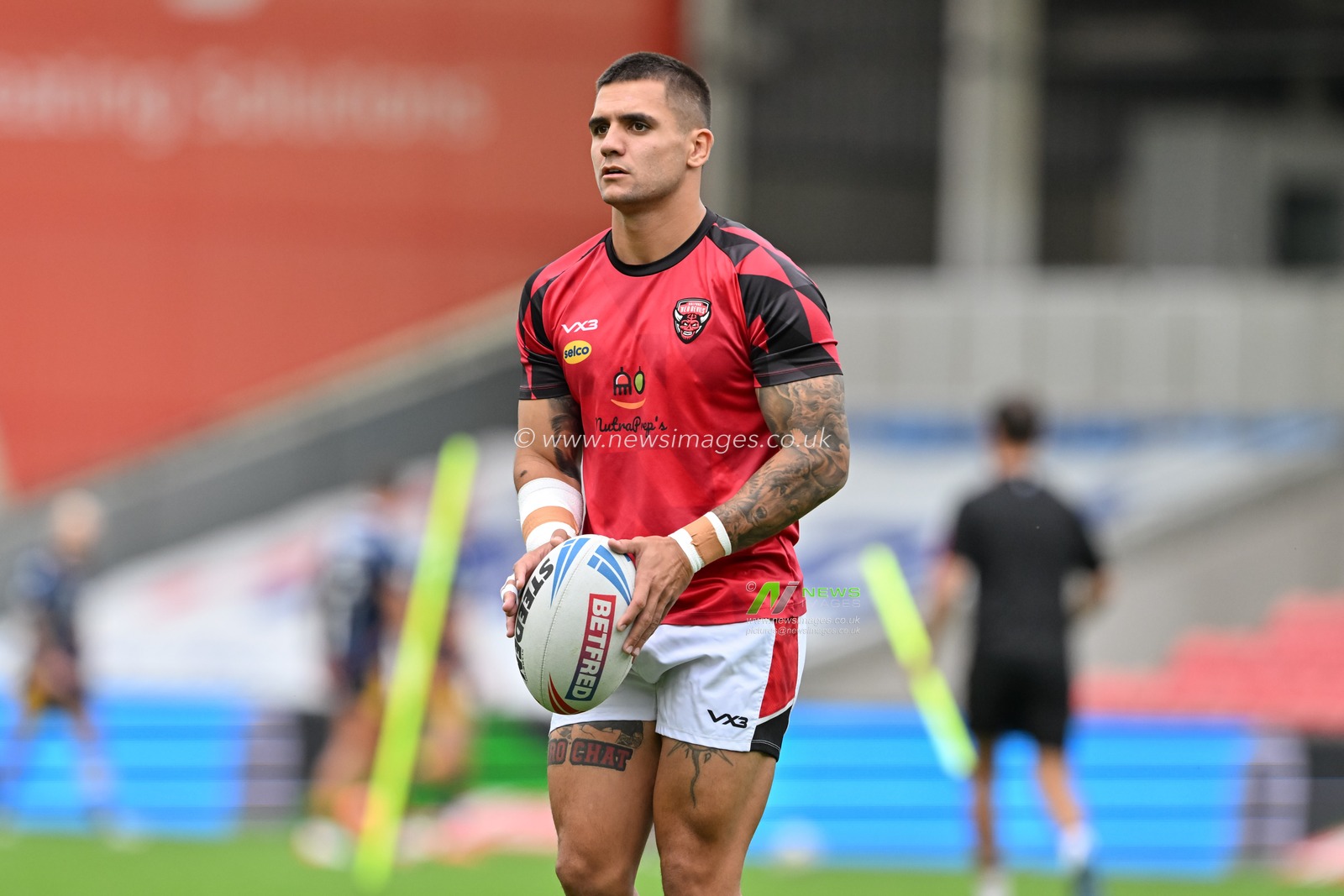 Salford Red Devils warms up ahead of the Betfred Super League Round 25 match Salford Red Devils vs Catalans Dragons at Salford Community Stadium, Eccles, United Kingdom, 7th September 2024

(Photo by Cody Froggatt/News Images)