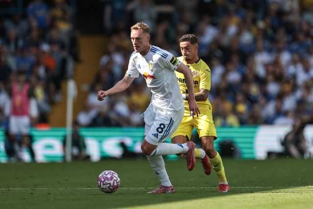 Sean Longstaff of Leeds United breaks with the ball during the Pre-season friendly match Leeds United vs Villarreal at Elland Road, Leeds, United Kingdom, 2nd August 2025

(Photo by Mark Cosgrove/News Images)