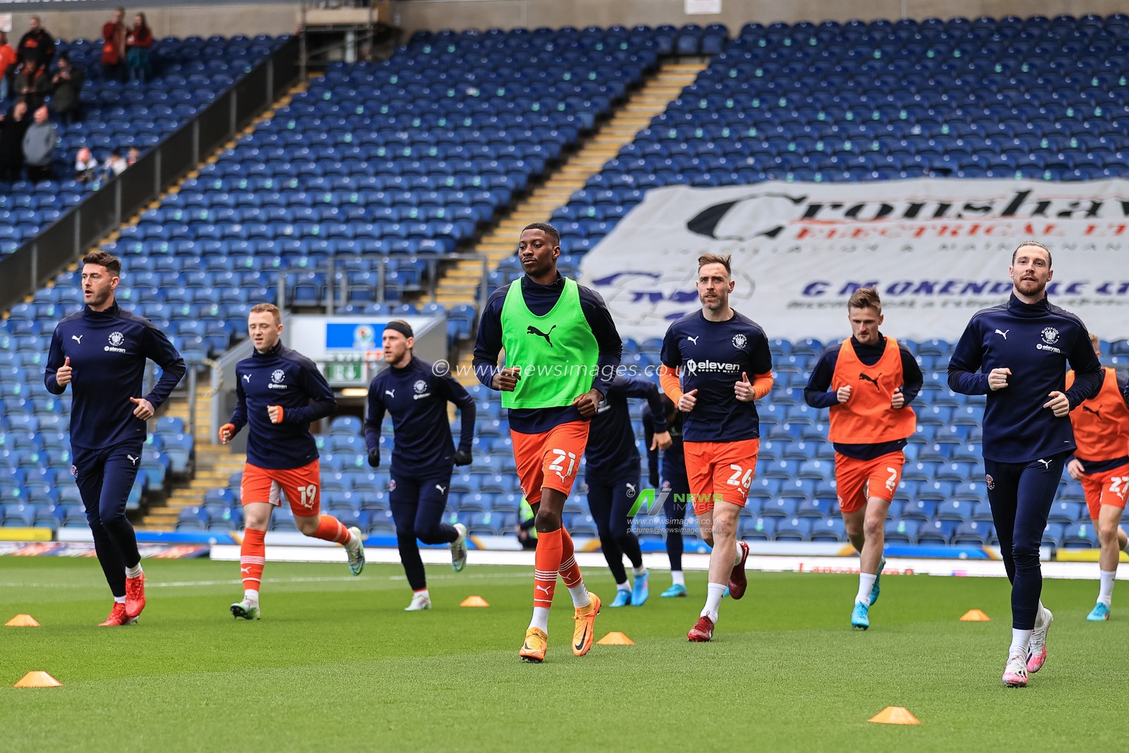 Marvin Ekpiteta #21 of Blackpool during the pre-game warmup