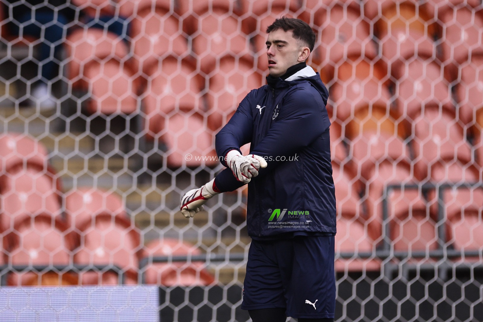 Harry Tyrer of Blackpool in the pregame warmup session during the Sky Bet League 1 match Blackpool vs Mansfield Town at Bloomfield Road, Blackpool, United Kingdom, 15th February 2025

(Photo by Mark Cosgrove/News Images)