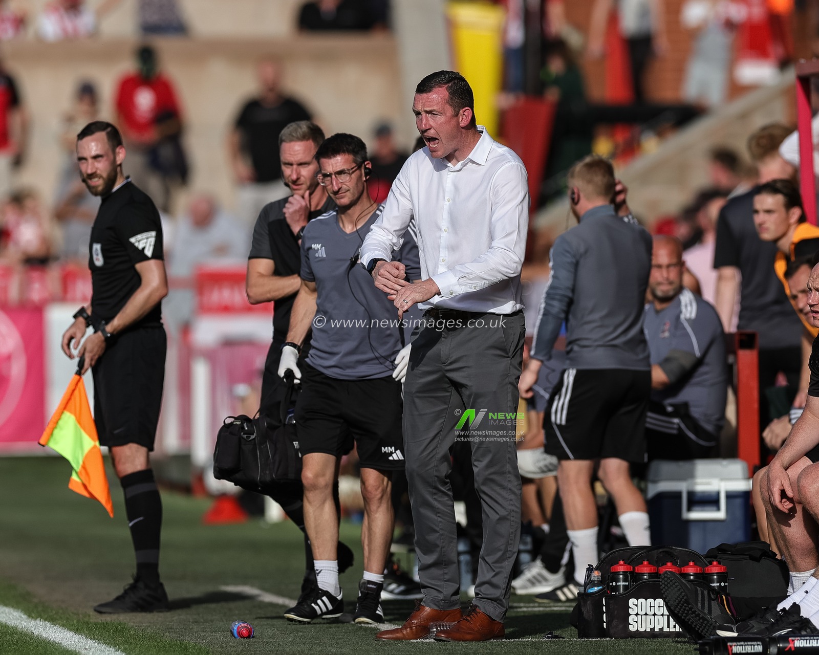 Neill Collins Head coach of Barnsley reacts in the technical area during the Sky Bet League 1 match Exeter City vs Barnsley at St James' Park, Exeter, United Kingdom, 7th October 2023

(Photo by Mark Cosgrove/News Images)