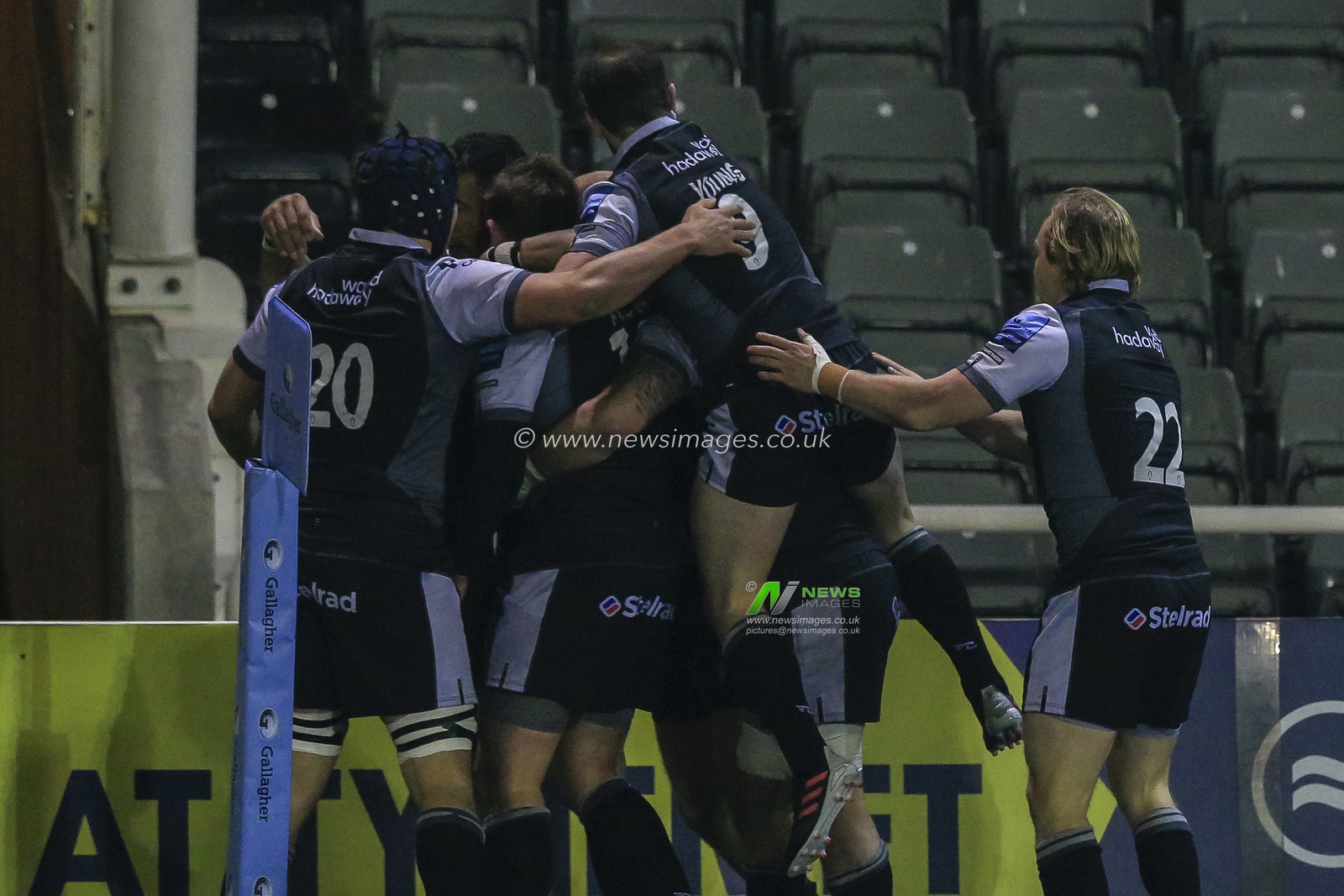 CELEBRATION Toby Flood of Newcastle Falcons celebrates his try with his teammates