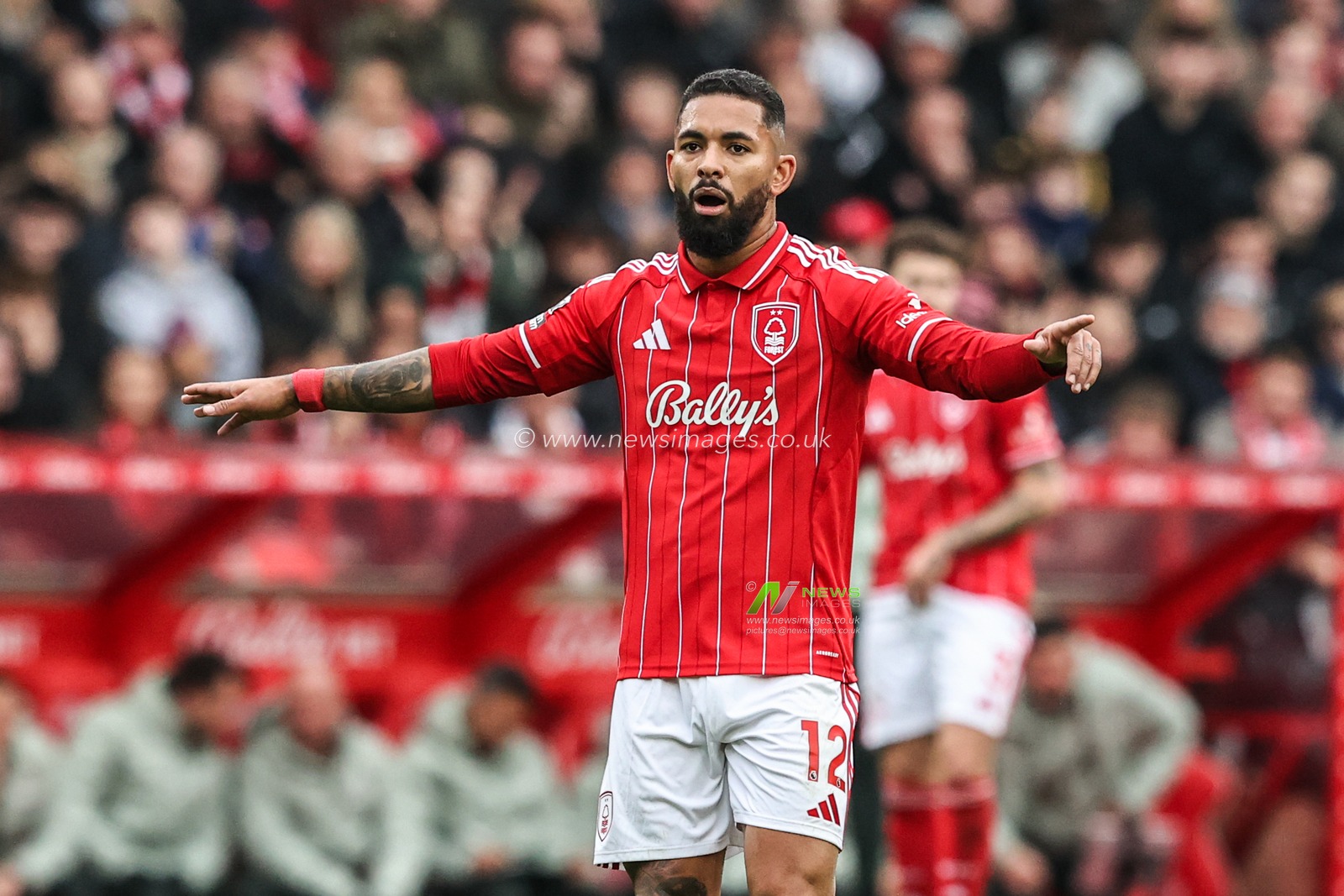 Douglas Luiz of Nottingham Forest gives his team instructions during the Premier League match Nottingham Forest vs Chelsea at City Ground, Nottingham, United Kingdom, 18th October 2025

(Photo by Alfie Cosgrove/News Images)