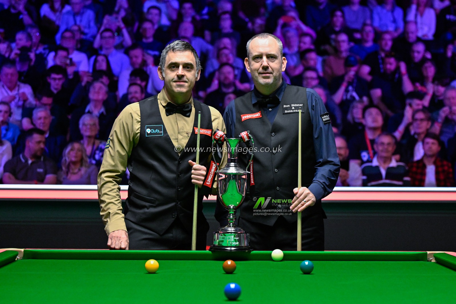 The two players Ronnie O'Sullivan (left) and Mark Williams (right) have a pre match picture with the Johnstoneâ€™s Paint Tour Championship trophy ahead of the Johnstoneâ€™s Paint Tour Championship Final at Manchester Central, Manchester, United Kingdom, 7th April 2024

(Photo by Cody Froggatt/News Images)
