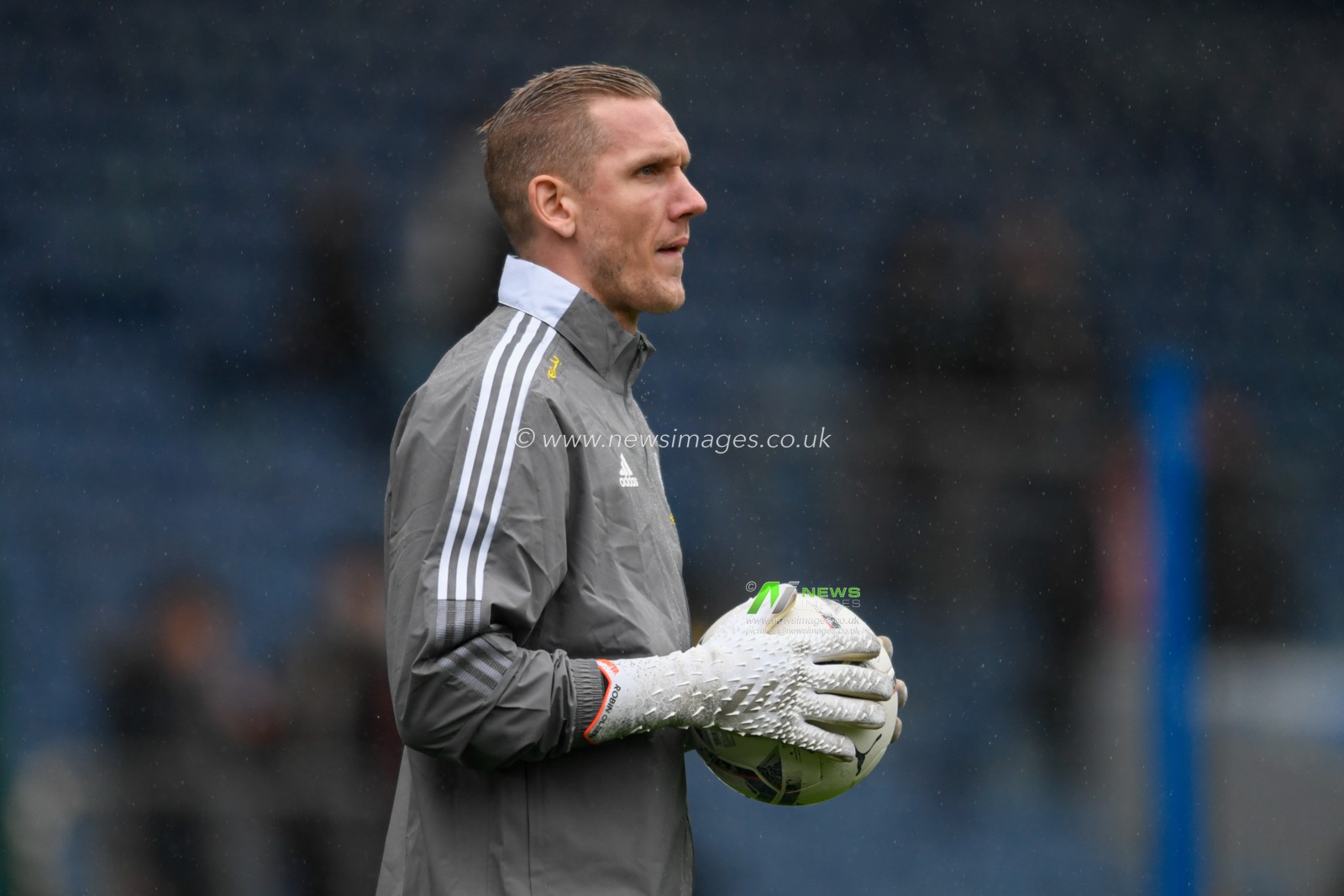Robin Olsen #1 of Sheffield United warming up before the game