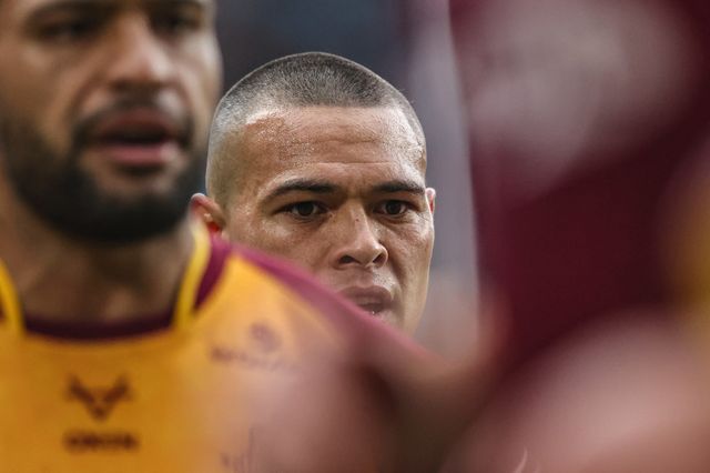 Tui Lolohea of Huddersfield Giants during pre-game warm up during the Betfred Super League round 20 match Hull FC vs Huddersfield Giants at MKM Stadium, Hull, United Kingdom, 26th July 2025

(Photo by Alfie Cosgrove/News Images)