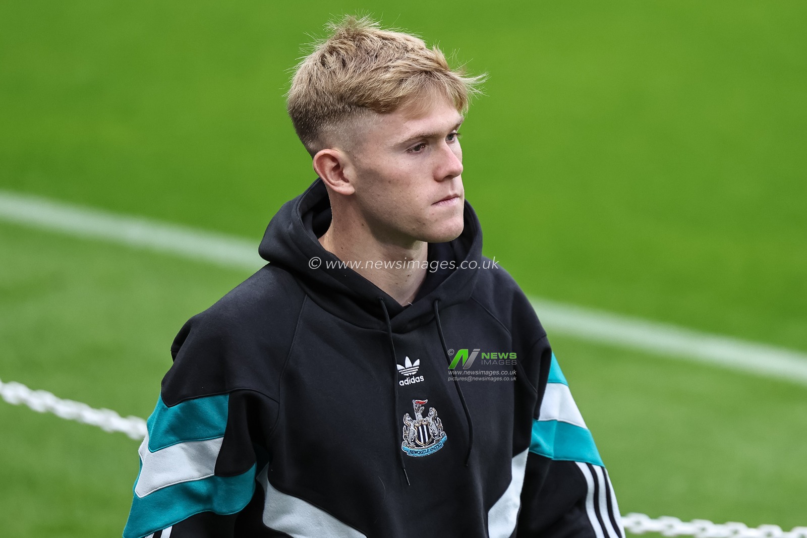Lewis Hall of Newcastle United arrives during the Carabao Cup 3rd Round Newcastle United vs AFC Wimbledon at St. James's Park, Newcastle, United Kingdom, 1st October 2024

(Photo by Mark Cosgrove/News Images)