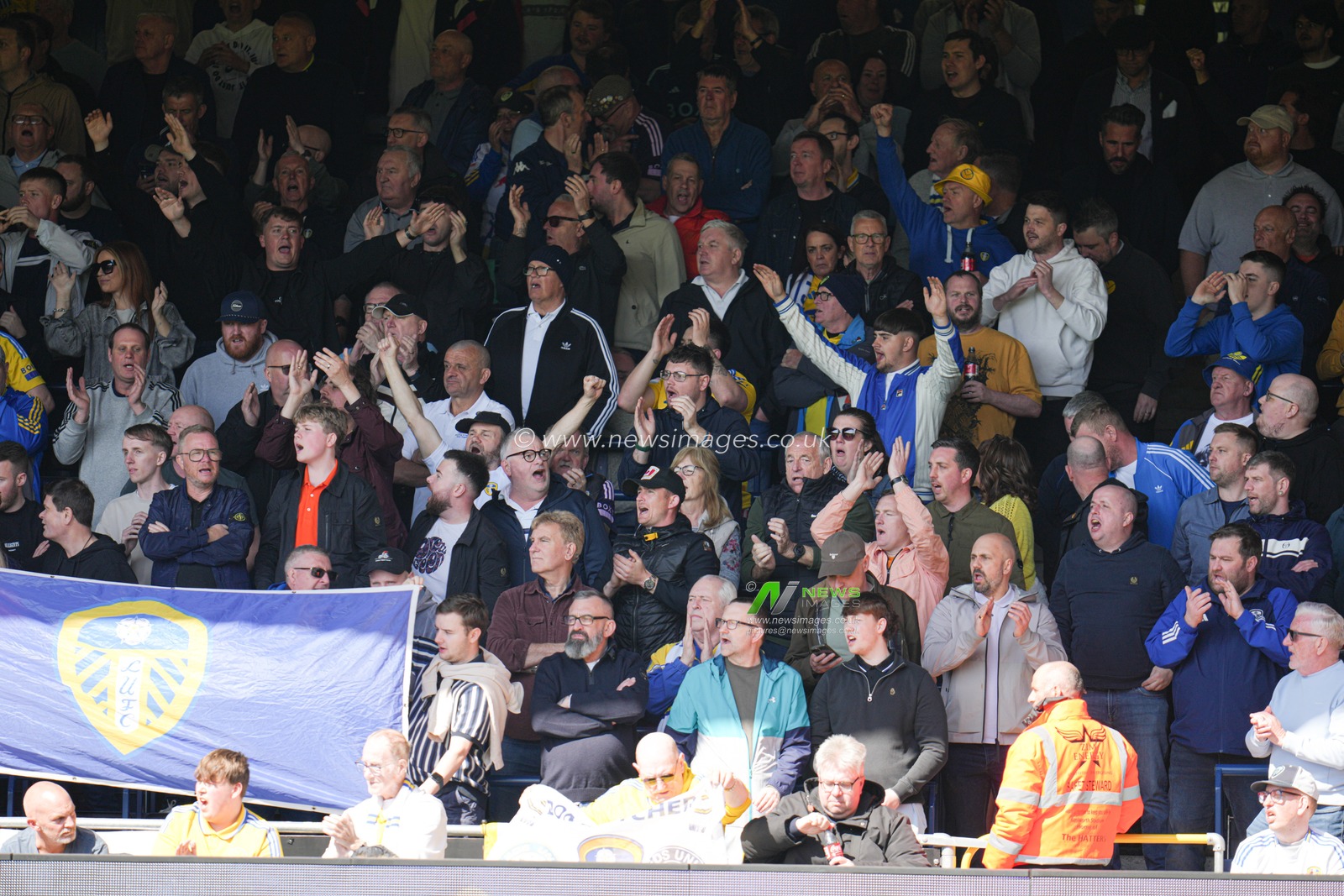 Leeds united fans during the Sky Bet Championship match Luton Town vs Leeds United at Kenilworth Road, Luton, United Kingdom, 5th April 2025

(Photo by Harvey Murphy/News Images)