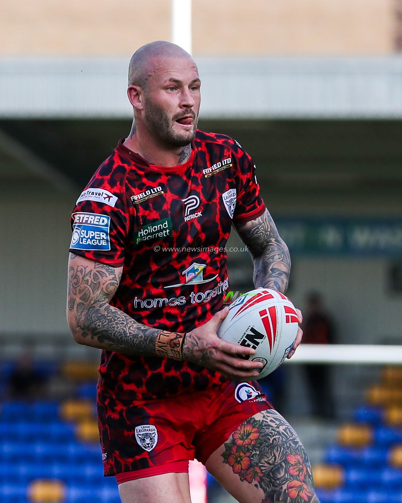 Zak Hardaker of Leigh Leopards runs with the ball during the Betfred Super League Round 23 match London Broncos vs Leigh Leopards at Plough Lane, Wimbledon, United Kingdom, 25th August 2024

(Photo by Izzy Poles/News Images)
