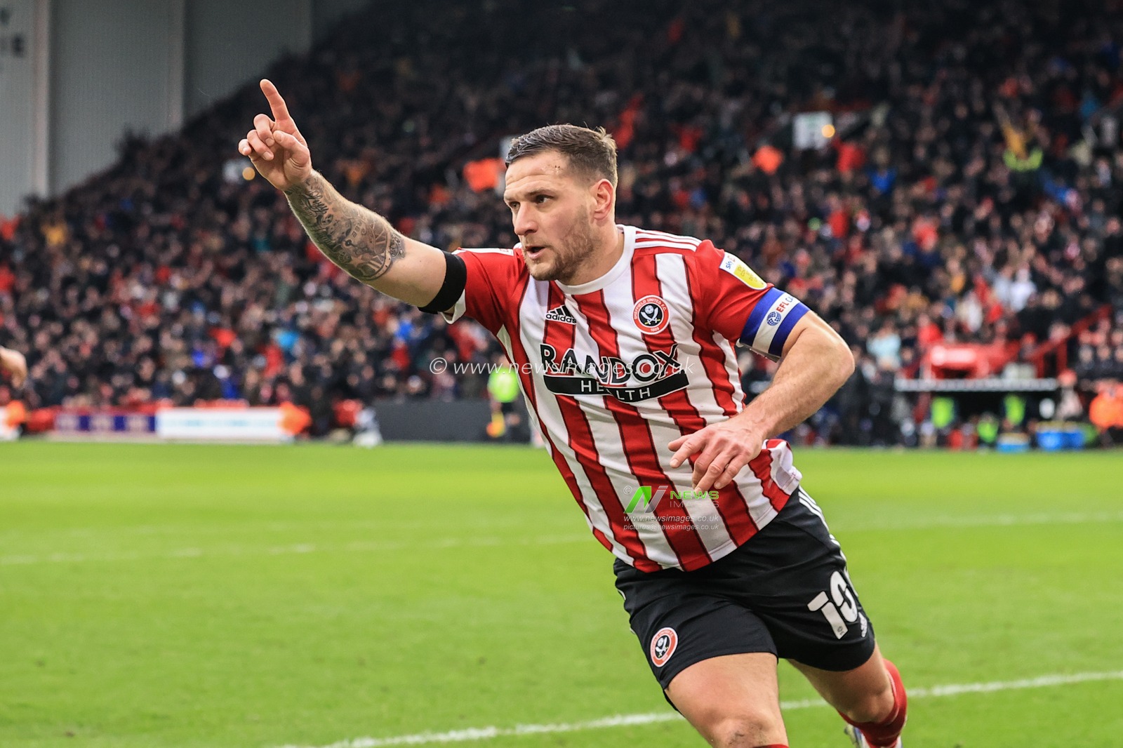 Billy Sharp #10 of Sheffield United celebrates his goal to make it 3-0