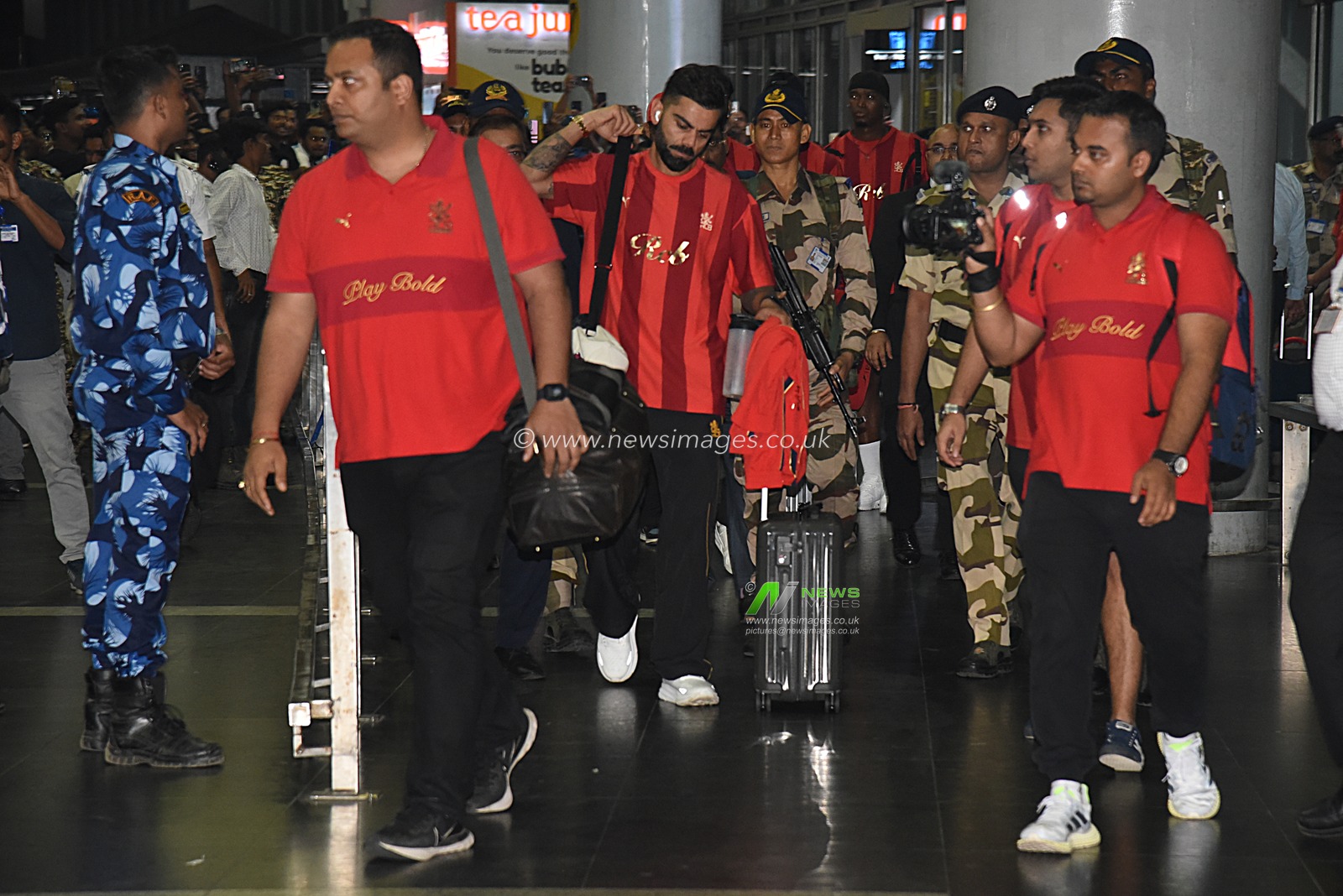 Royal Challengers Bengaluru Virat Kohli with teammates arrive NSC Bose International Air Port ahead the IPL 2025 opening cricket match between Kolkata Knight Riders and Royal Challengers Bengaluru in Kolkata,India on March 19,2025,Pictures by Debajyoti Chakraborty.(Photo: Debajyoti Chakraborty/News Images)