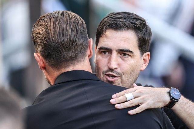 Matthias Jaissle manager of Newcastle United embraces Andoni Iraola manager of Liverpool before the game during the Premier League match Newcastle Untied vs Liverpool at St. James's Park, Newcastle, United Kingdom on 23 August 2026

(Photo by Alfie Cosgrove/News Images)