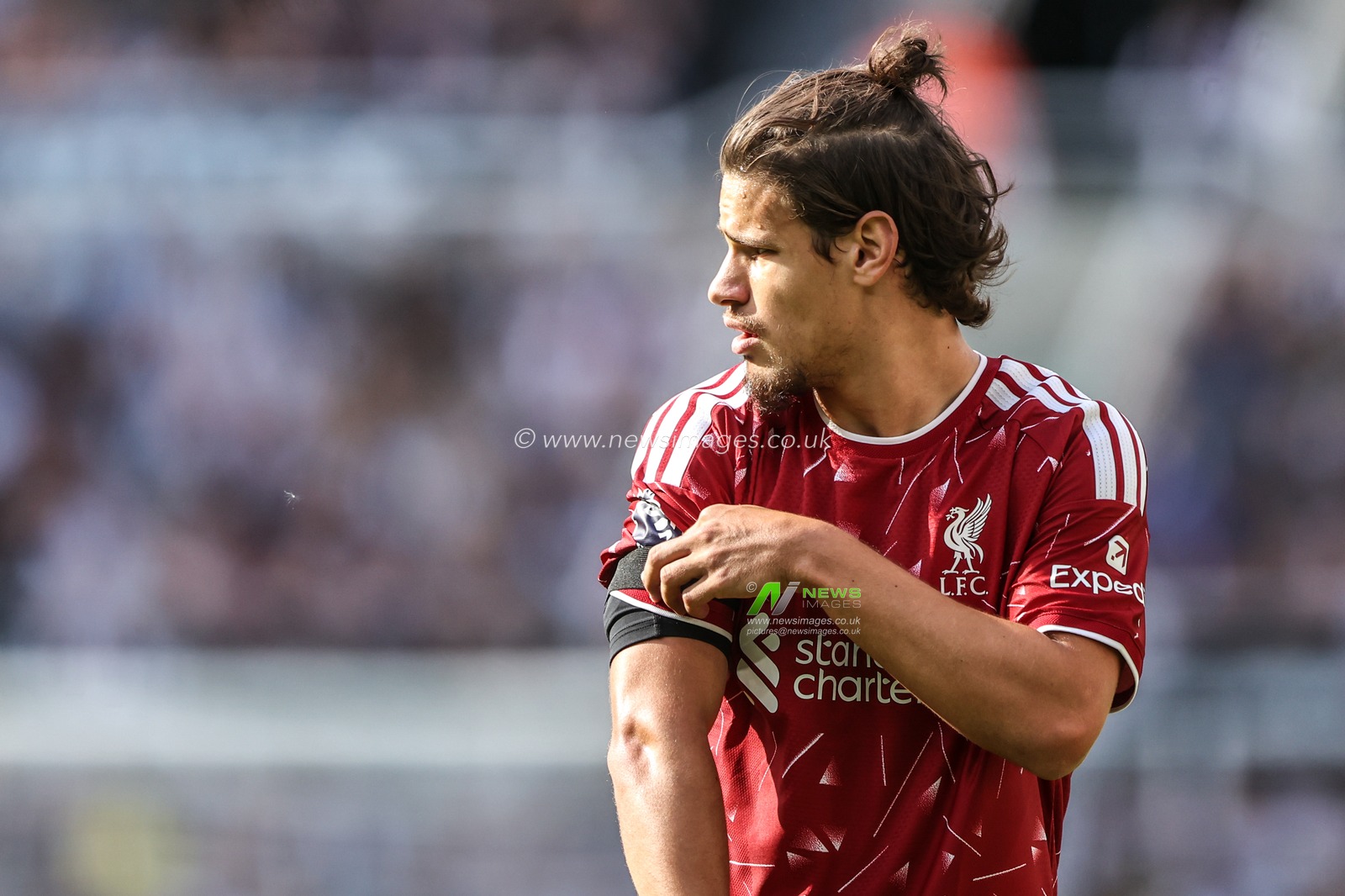 Milos Kerkez of Liverpool during the Premier League match Newcastle Untied vs Liverpool at St. James's Park, Newcastle, United Kingdom on 23 August 2026

(Photo by Alfie Cosgrove/News Images)