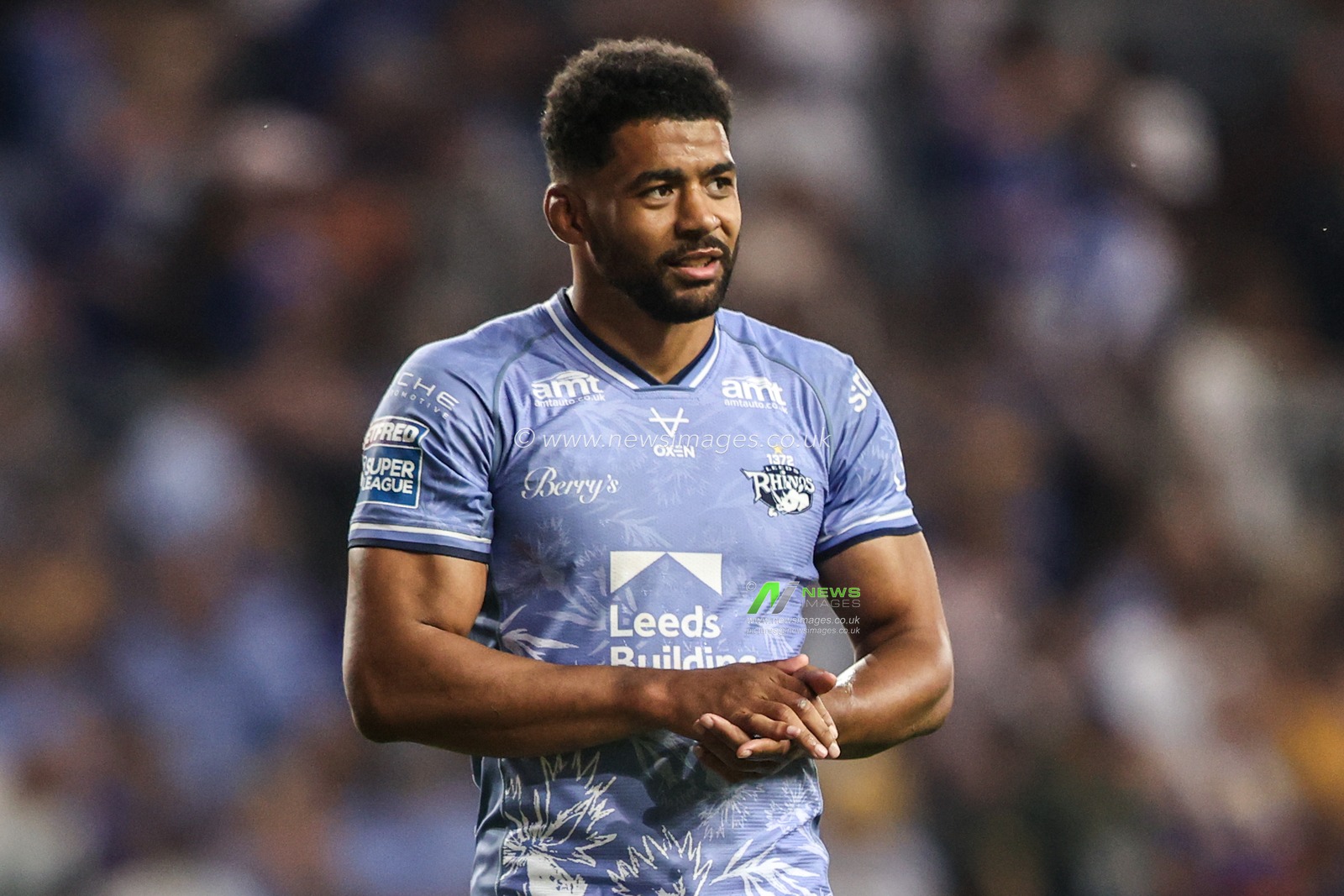 Kallum Watkins of Leeds Rhinos applauds the fans after the game during the Betfred Super League round 16 match Leeds Rhinos vs Hull KR at AMT Headingley Stadium, Leeds, United Kingdom on 26 June 2026

(Photo by Alfie Cosgrove/News Images)