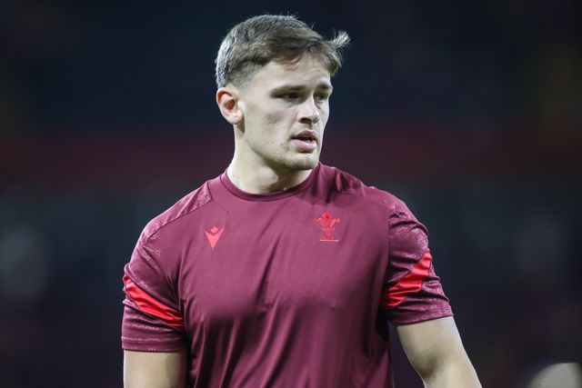 Alex Mann of Wales warms up during the Quilter Nations Series 2025 match Wales vs Japan at Principality Stadium, Cardiff, United Kingdom, 15th November 2025

(Photo by Andrew Lewis/News Images)

*** GER AUT SUI OUT ***