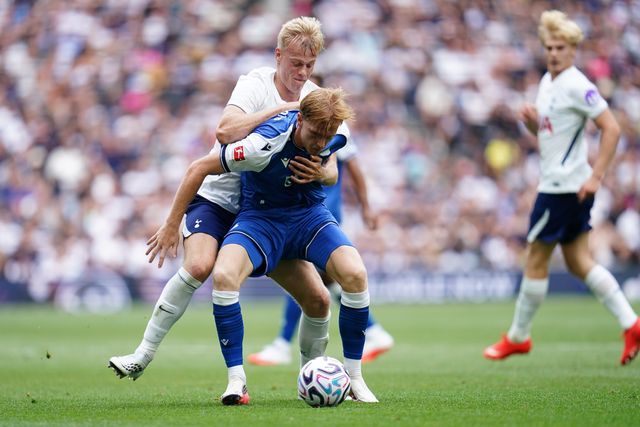 Jan Van Hecke of Tottenham Hotspur battles for the ball during the pre-season friendly match Tottenham Hotspur vs Hoffenheim at Tottenham Hotspur Stadium, London, United Kingdom on 15 August 2026

(Photo by Harvey Murphy/News Images)