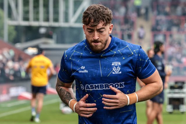 Matty Ashton of Warrington Wolves in the pre-game warm up during the Betfred Super League round 20 match Leigh Leopards vs Warrington Wolves at Leigh Sports Village, Leigh, United Kingdom on 25 July 2026

(Photo by Alfie Cosgrove/News Images)