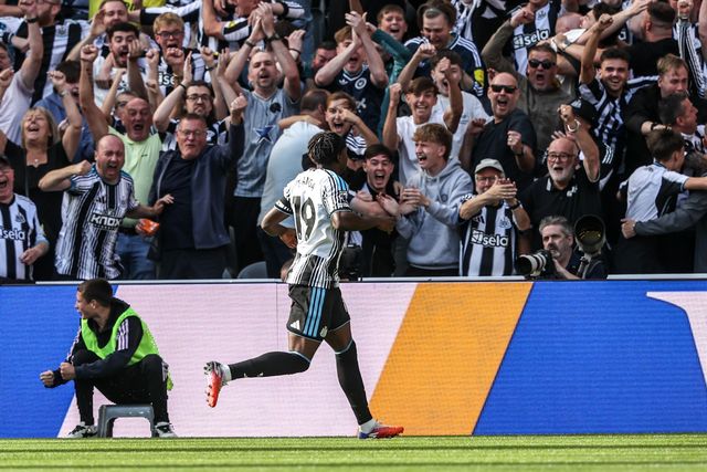 Anthony Elanga of Newcastle United celebrates his goal to make it 1-0 during the Premier League match Newcastle Untied vs Liverpool at St. James's Park, Newcastle, United Kingdom on 23 August 2026

(Photo by Alfie Cosgrove/News Images)