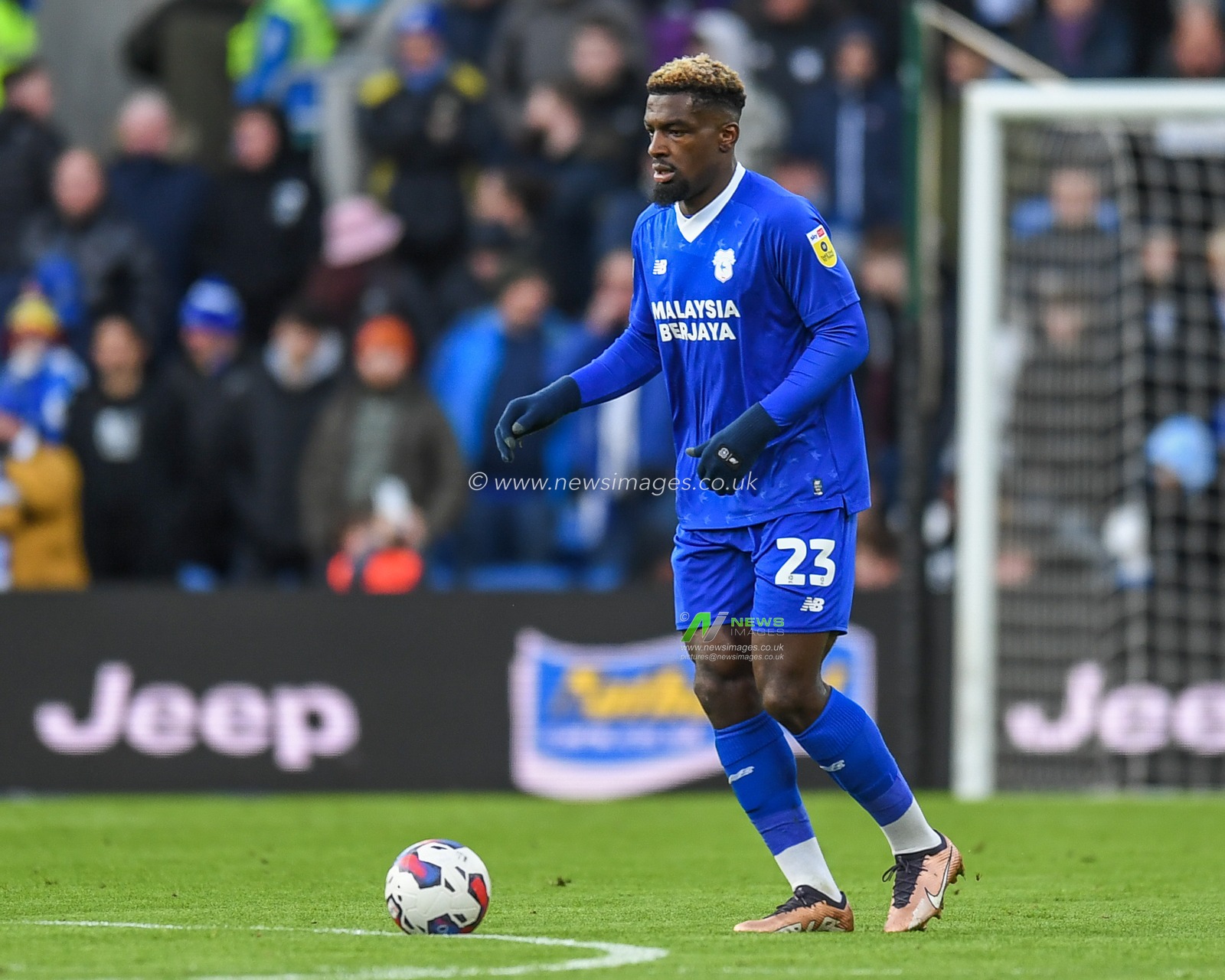 CÃ©dric KiprÃ© #23 of Cardiff City  during the Sky Bet Championship match Cardiff City vs Blackpool at Cardiff City Stadium, Cardiff, United Kingdom, 17th December 2022

(Photo by Mike Jones/News Images)