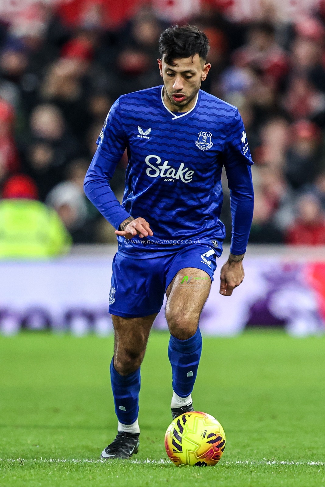 Dwight McNeil of Everton during the Premier League match Nottingham Forest vs Everton at City Ground, Nottingham, United Kingdom, 30th December 2025

(Photo by Alfie Cosgrove/News Images)

*** GER AUT SUI OUT ***