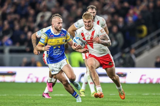 George Delaney of St. Helens breaks with the ball during the Betfred Super League play-off Eliminator 1 match Leeds Rhinos vs St Helens at Headingley Stadium, Leeds, United Kingdom, 27th September 2025

(Photo by Alfie Cosgrove/News Images)