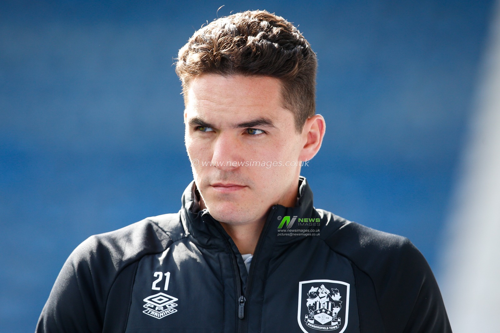 Lee Nicholls #21 of Huddersfield Town arrives for the Sky Bet Championship match Huddersfield Town vs Cardiff City at John Smith's Stadium, Huddersfield, United Kingdom, 17th September 2022

(Photo by Ben Early/News Images)