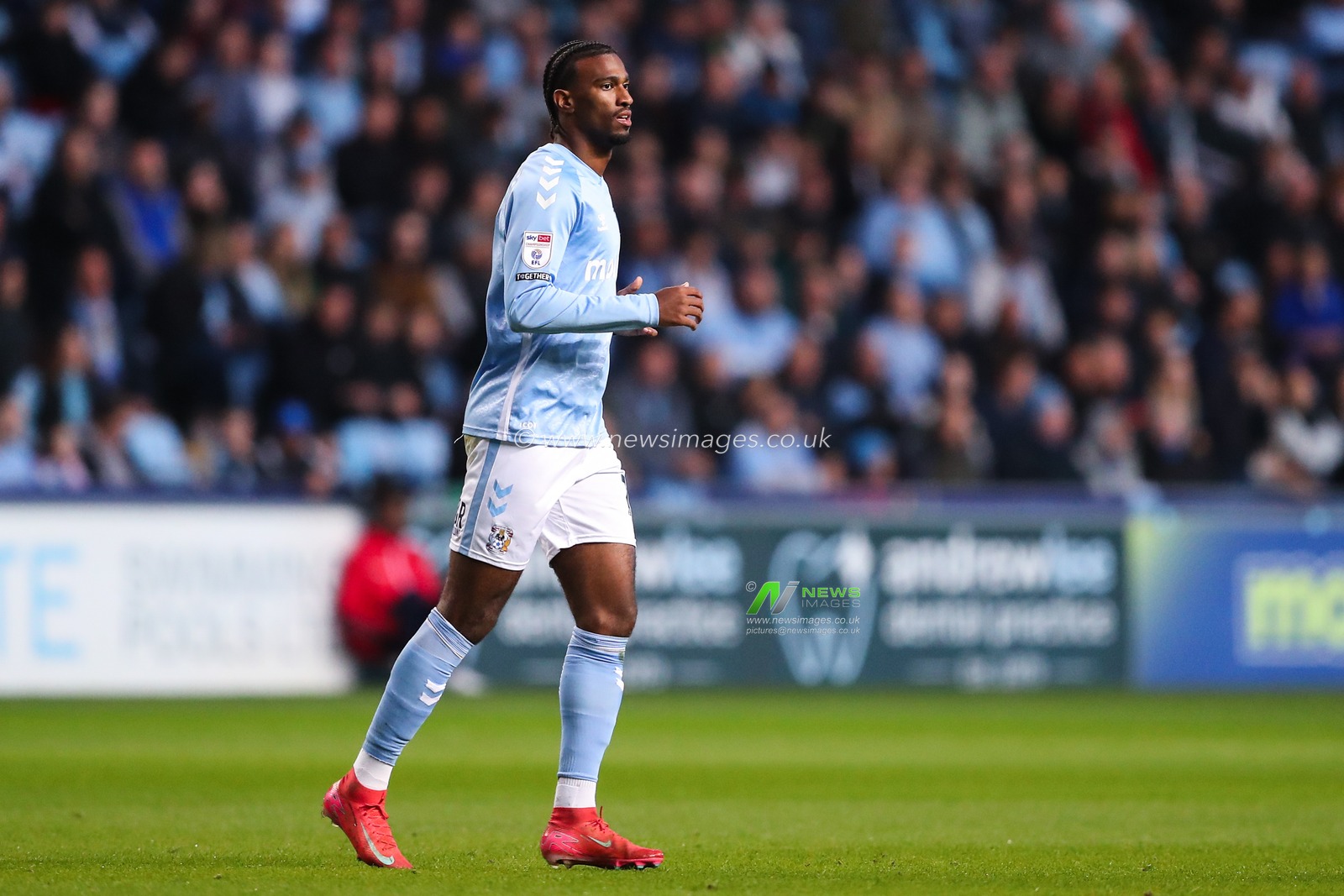 Haji Wright of Coventry City during the Sky Bet Championship match Coventry City vs Portsmouth at Coventry Building Society Arena, Coventry, United Kingdom, 9th April 2025

(Photo by Gareth Evans/News Images)