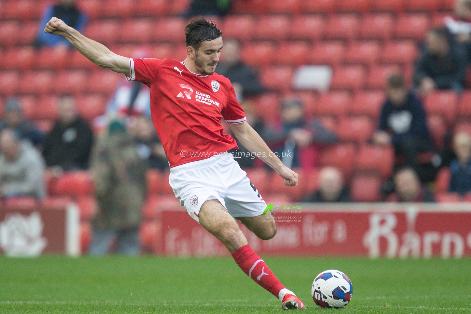 Liam Kitching #5 of Barnsley takes a shot during the Sky Bet League 1 match Barnsley vs Forest Green Rovers at Oakwell, Barnsley, United Kingdom, 29th October 2022

(Photo by James Heaton/News Images)