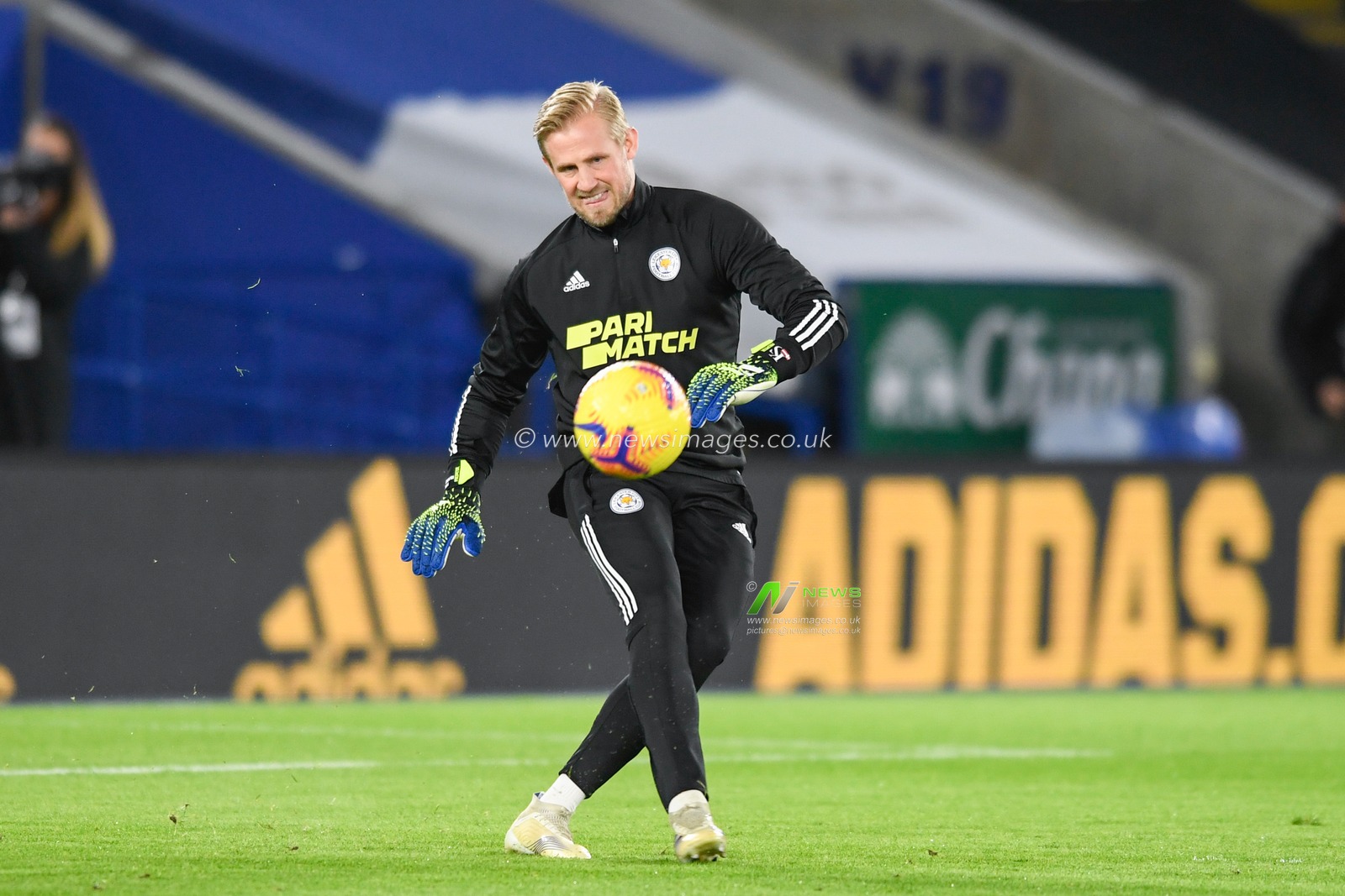 Kasper Schmeichel #1 of Leicester City warming up before the game