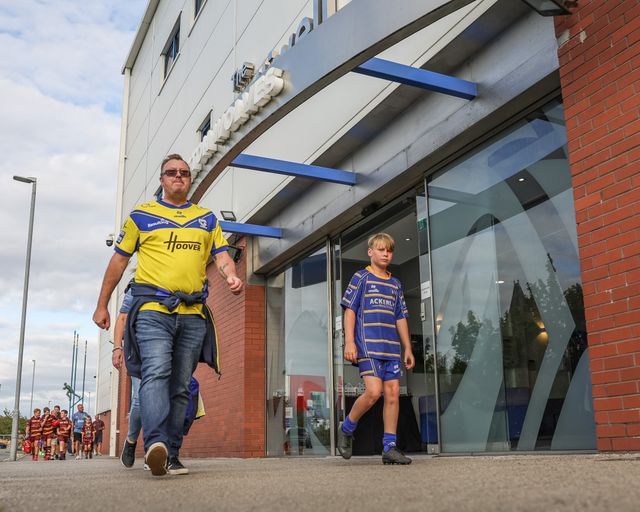 Warrington fans arrive during the Betfred Super League Round 22 match Warrington Wolves vs Catalans Dragons at Halliwell Jones Stadium, Warrington, United Kingdom, 14th August 2025

(Photo by Mark Cosgrove/News Images)