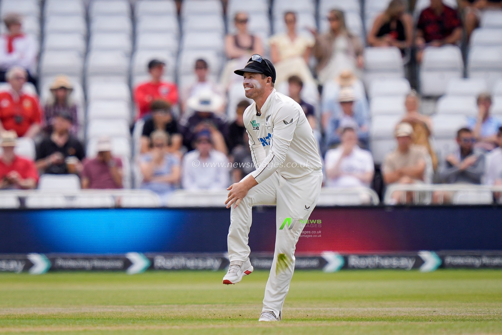 Henry Nicholls of New Zealand fields the ball during the 3rd Rothesay Test Match Day 5 match England vs New Zealand at Trent Bridge, Nottingham, United Kingdom on 29 June 2026

(Photo by Maynard Manyowa/News Images)