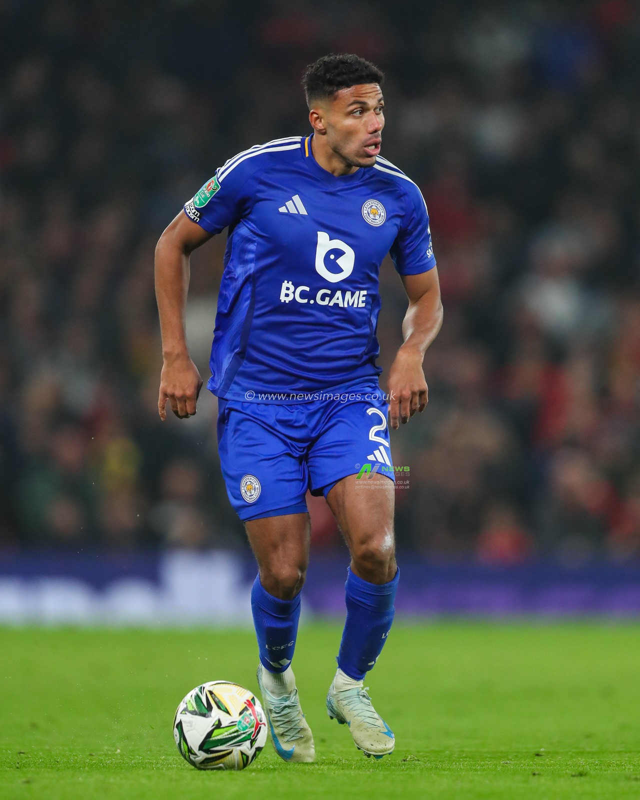 James Justin of Leicester City makes a break with the ball  during the Carabao Cup Last 16 match Manchester United vs Leicester City at Old Trafford, Manchester, United Kingdom, 30th October 2024

(Photo by Gareth Evans/News Images)