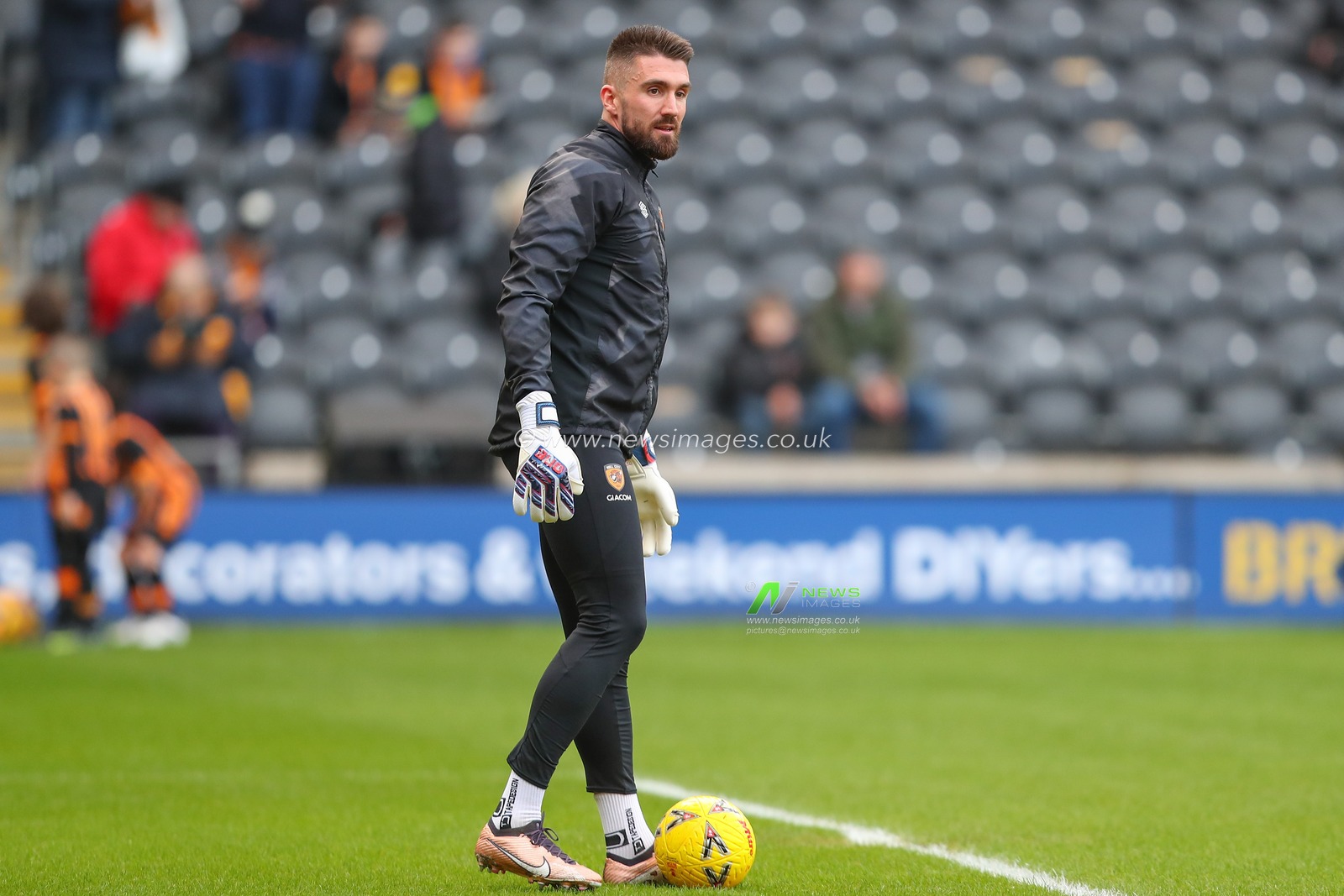 Matt Ingram #1 of Hull City during the pre-game warm up ahead of the Emirates FA Cup Third Round match Hull City vs Fulham at MKM Stadium, Hull, United Kingdom, 7th January 2023

(Photo by Gareth Evans/News Images)