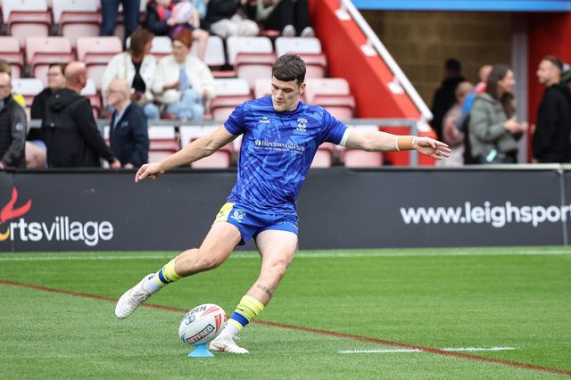 Josh Thewlis of Warrington Wolves in the pre-game warm up during the Betfred Super League Round 20 Leigh Leopards vs Warrington Wolves at Leigh Sports Village, Leigh, United Kingdom, 1st August 2025

(Photo by Mark Cosgrove/News Images)