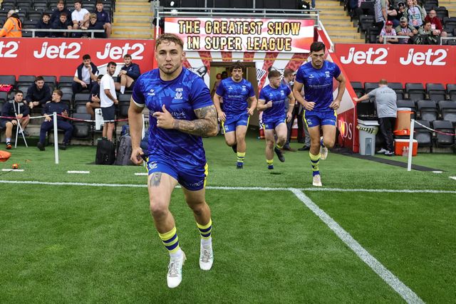 Sam Powell of Warrington Wolves in the pre-game warm up during the Betfred Super League Round 20 Leigh Leopards vs Warrington Wolves at Leigh Sports Village, Leigh, United Kingdom, 1st August 2025

(Photo by Mark Cosgrove/News Images)