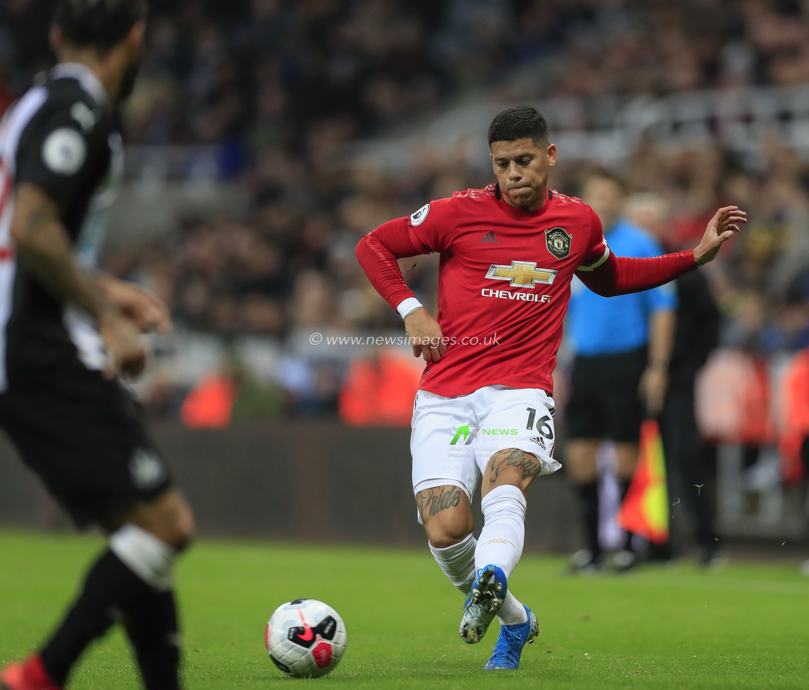 6th October 2019, St. James's Park, Newcastle, England; Premier League, Newcastle United v Manchester United : Marcos Rojo (16) of Manchester United passes the ball

Credit: Conor Molloy/News Images