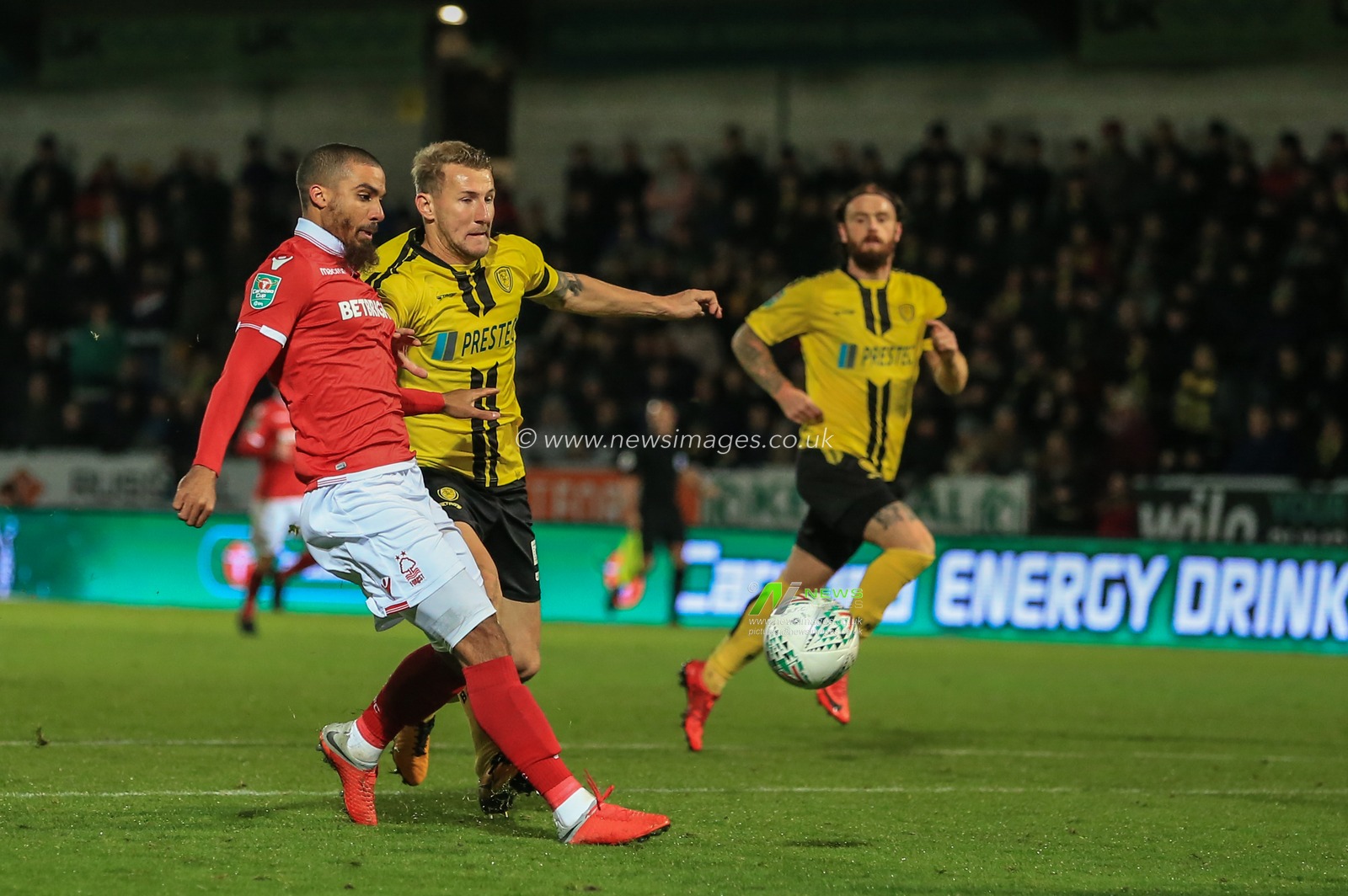 30th October 2018, Pirelli Stadium, Burton upon Trent, England; Carabao EFL Cup, Fourth Round, Burton Albion v Nottingham Forest : Lewis Grabban (07) of Nottingham Forest scores to make it  2-1

Credit: Mark Cosgrove/News Images

English Football League images are subject to DataCo Licence