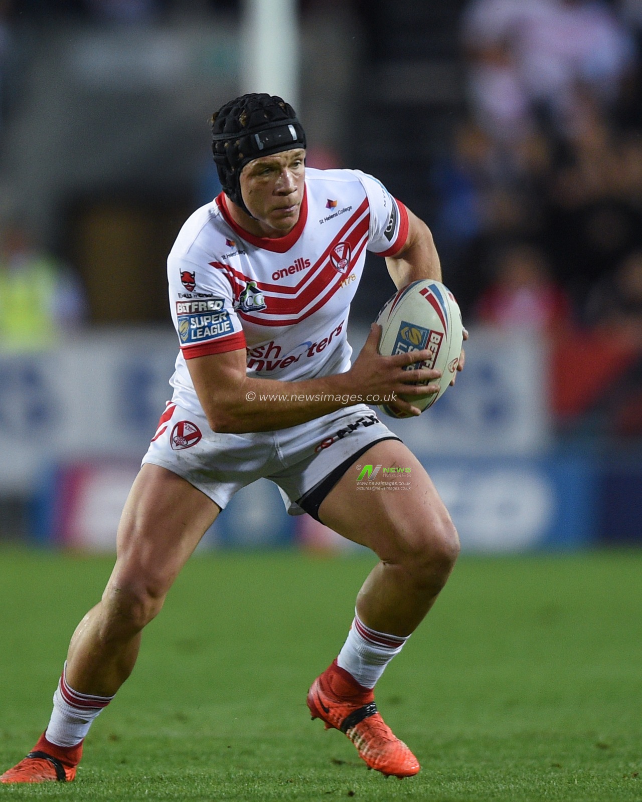 30th August 2019 , Totally Wicked Stadium, St Helens, England;  Betfred Super League Rugby, Round 27, St Helens vs Castleford Tigers ; Jonny Lomax (1) of St Helens in action during the game. 

Credit: Richard Long/News Images