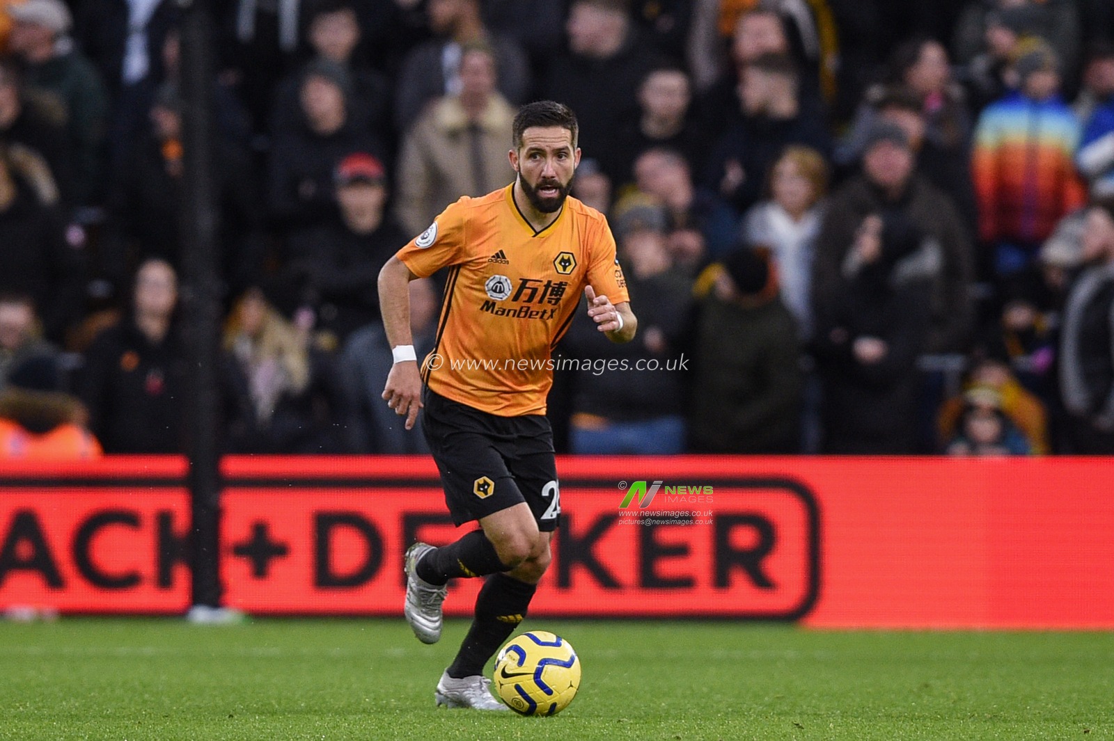 11th January 2020, Molineux, Wolverhampton, England; Premier League, Wolverhampton Wanderers v Newcastle United : Joao Moutinho (28) of Wolverhampton Wanderers in action during the game.

Credit: Richard Long/News Images