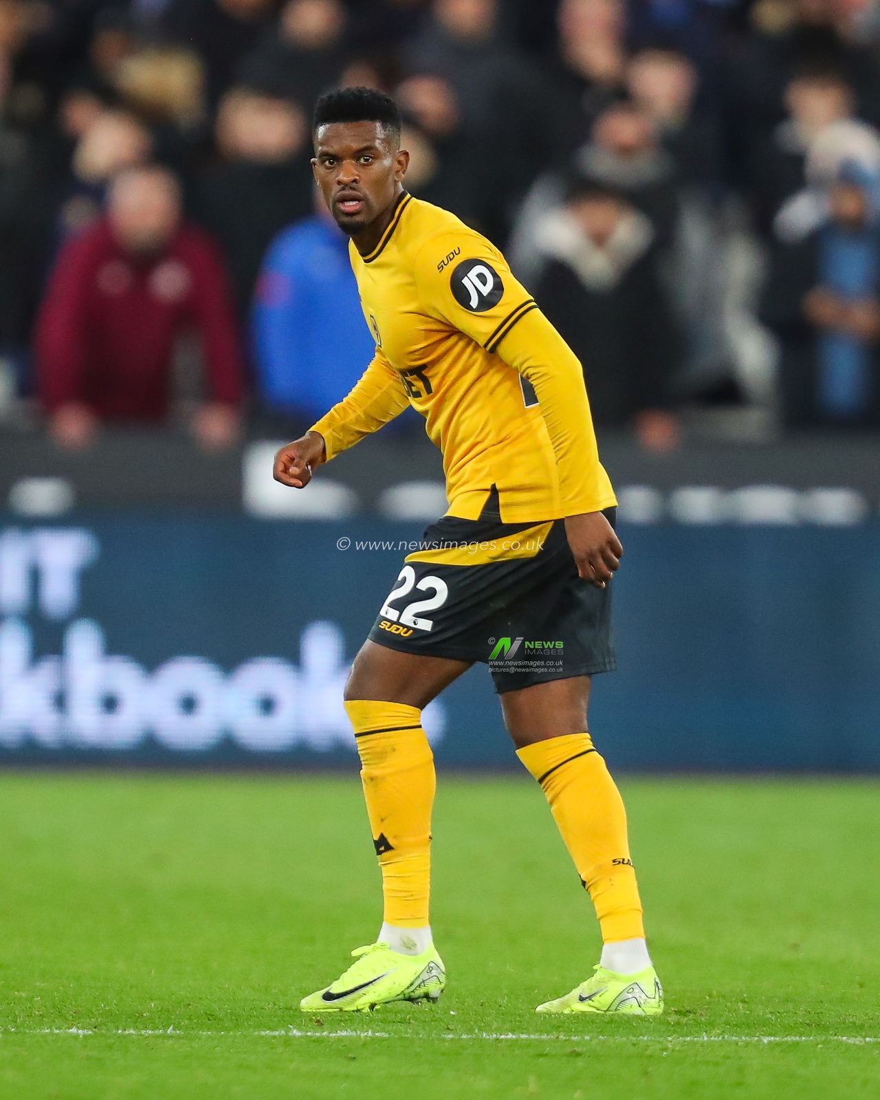 NÃ©lson Semedo of Wolverhampton Wanderers during the Premier League match West Ham United vs Wolverhampton Wanderers at London Stadium, London, United Kingdom, 9th December 2024

(Photo by Izzy Poles/News Images)