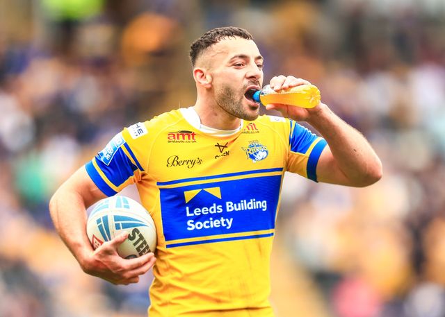Jake Connor of Leeds Rhinos has a drink during the Betfred Super League Round 24 match Hull FC vs Leeds Rhinos at MKM Stadium, Hull, United Kingdom, 30th August 2025

(Photo by Richard Bierton/News Images)