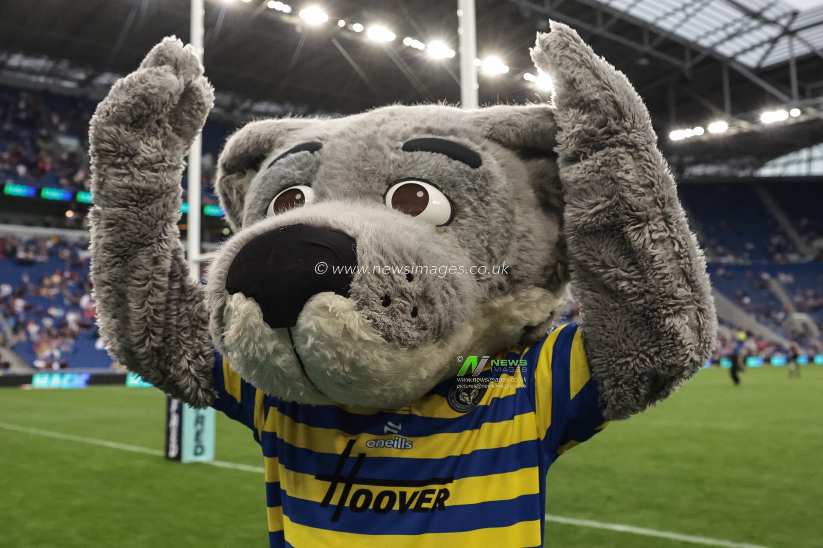 Warrington Wolves mascot Wolfie wins the half time mascot race during the Betfred Super League Magic Weekend match Leigh Leopards vs Warrington Wolves at Hill Dickinson Stadium, Liverpool, United Kingdom on 04 July 2026

(Photo by Mark Cosgrove/News Images)