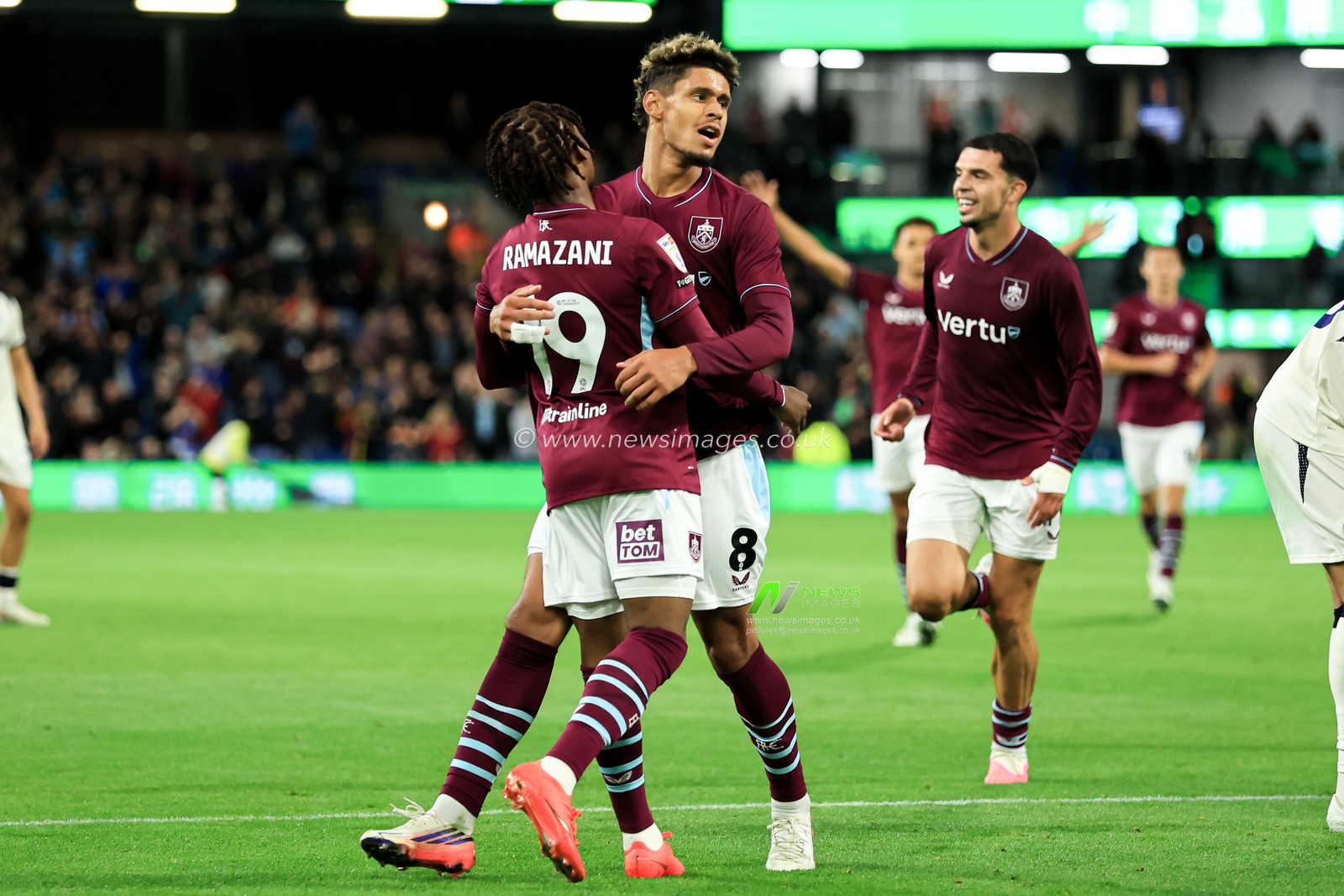 Ugo Raghouber of Burnley celebrates after scoring to make it 1-1 during the Sky Bet Championship match Burnley vs Middlesbrough at Turf Moor, Burnley, United Kingdom on 02 September 2026

(Photo by Jorge Horsted/News Images)