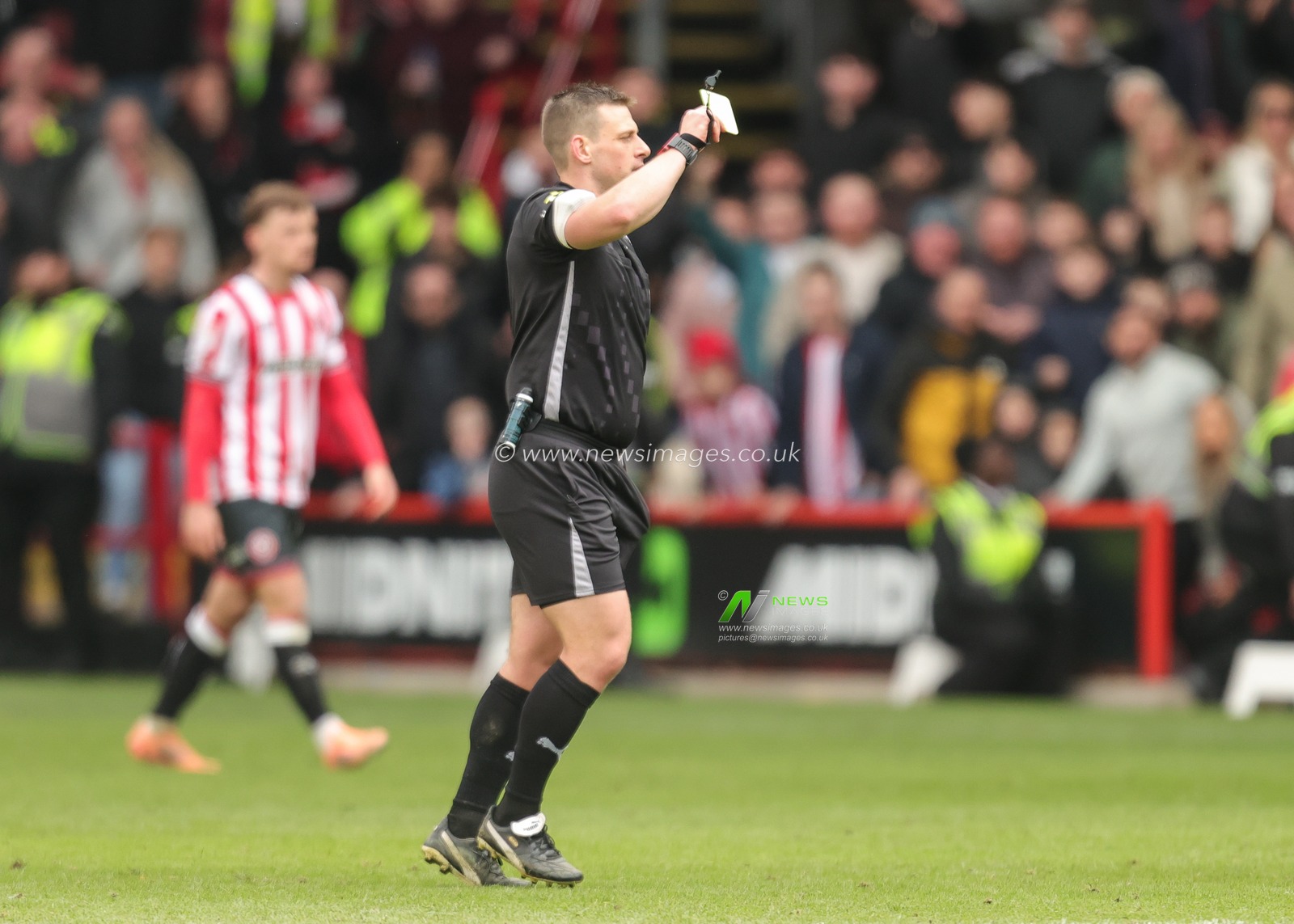 Gabriel Otegbayo of Sheffield Wednesday  is given a red car and sent off after receiving a second yellow card during the Sky Bet Championship match Sheffield United vs Sheffield Wednesday at Bramall Lane, Sheffield, United Kingdom on 22 February 2026

(Photo by Richard Bierton/News Images)