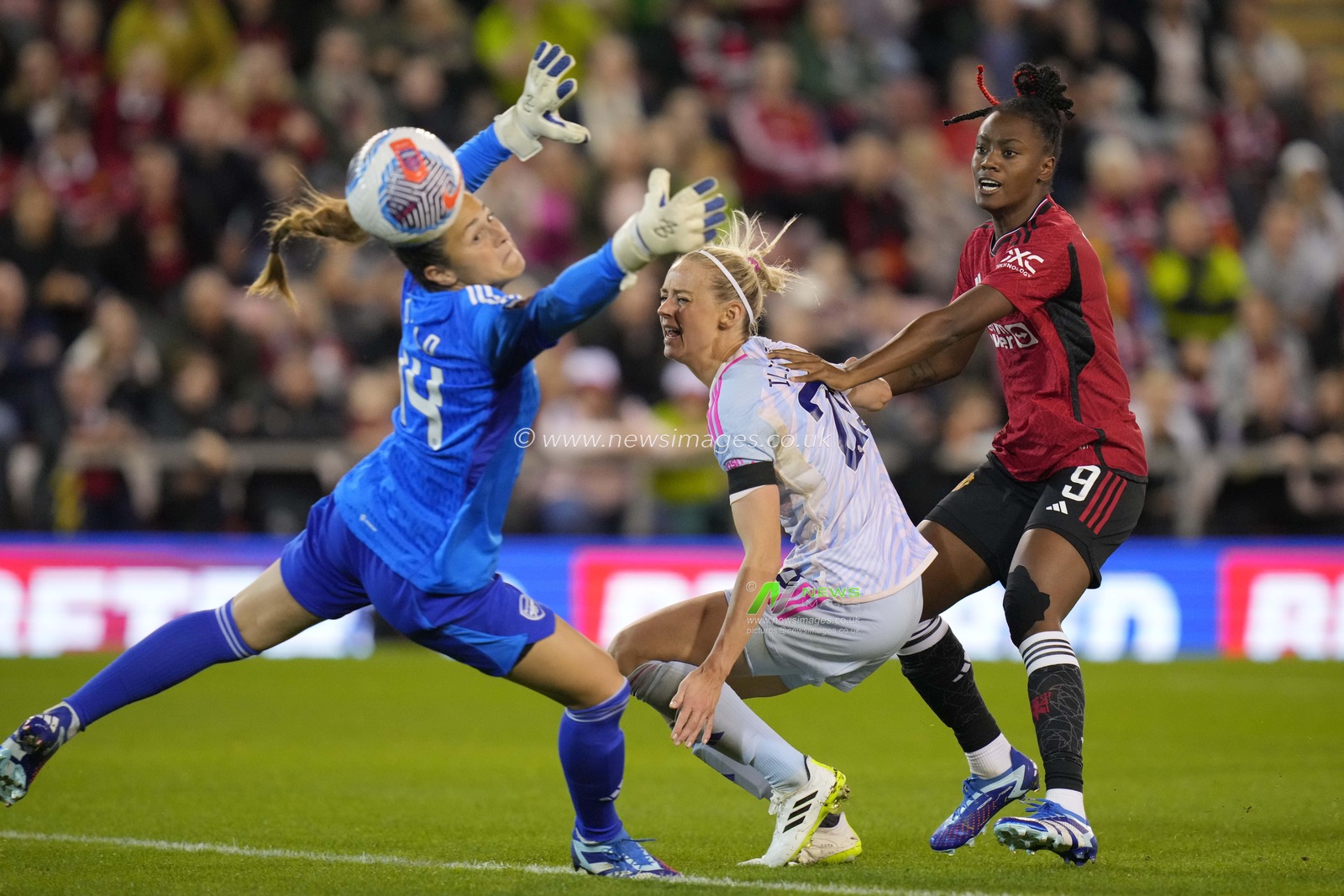 Melvine Malard #9 of Manchester United scores to make it 2-1 during the The FA Women's Super League match Manchester United Women vs Arsenal Women at Leigh Sports Village, Leigh, United Kingdom, 6th October 2023

(Photo by Steve Flynn/News Images)